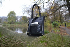 Alternative view of TAŠKA TOTEBAG 13″ BLACK